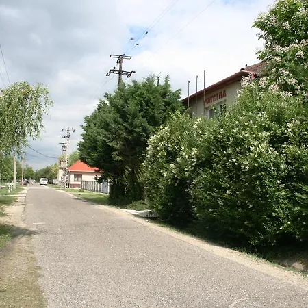 Penzion Fontana Vendeghaz Tát