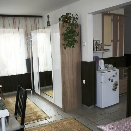 Fontana Vendeghaz Penzion Tát